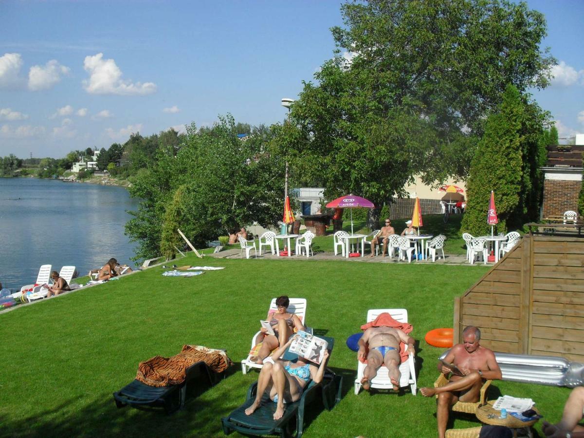 Hotel Fortuna Senec Exteriér fotografie